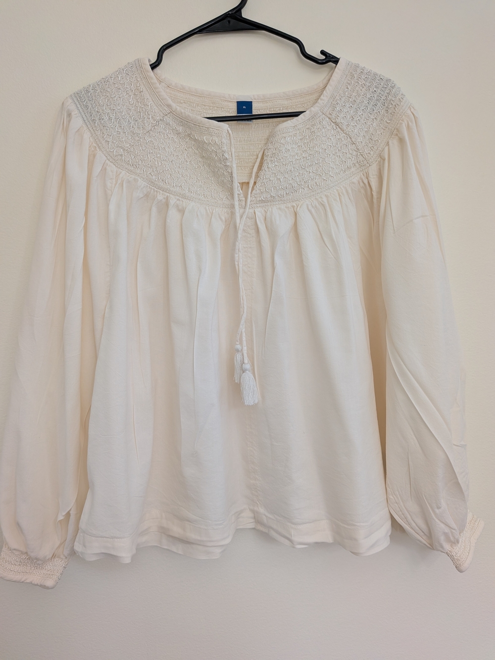 Old Navy Beautiful Cream Smocked Peasant Top - Picture 4 of 10